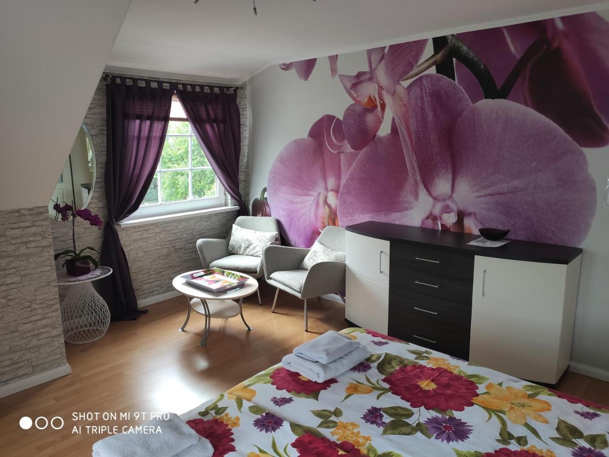 Blumen Apartment Hamburg Exterior foto