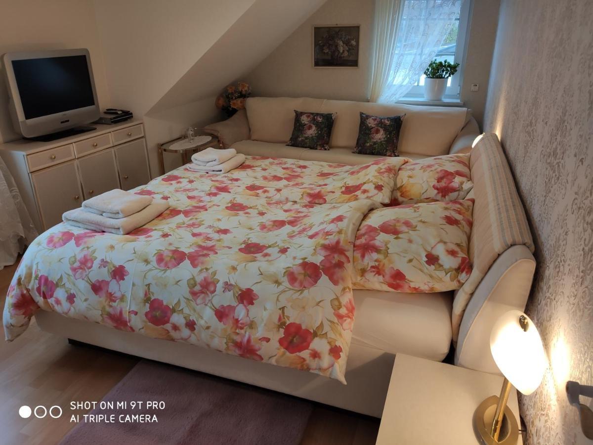 Blumen Apartment Hamburg Exterior foto